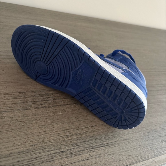 Nike Air Jordan 1 Mid SE Iron Purple Deep Royal WMNS Size 6 - Picture 4 of 5